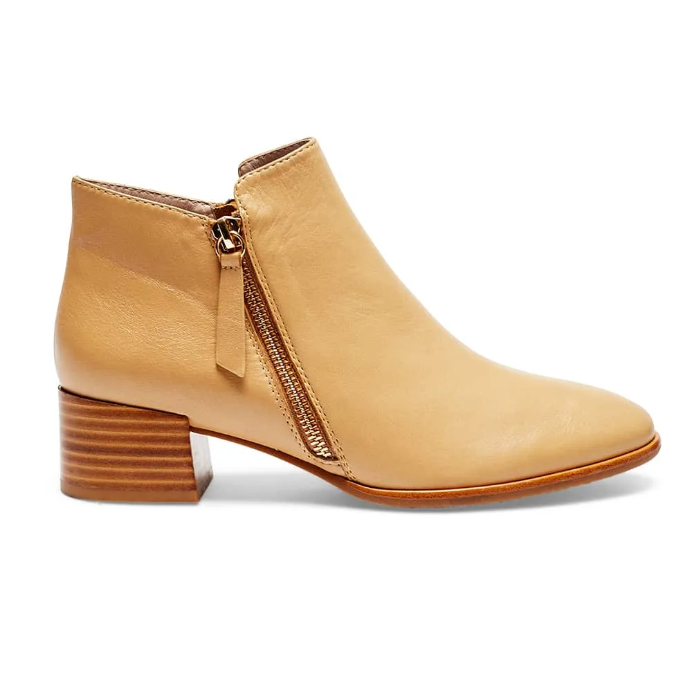 Aaron Boot in Camel Leather