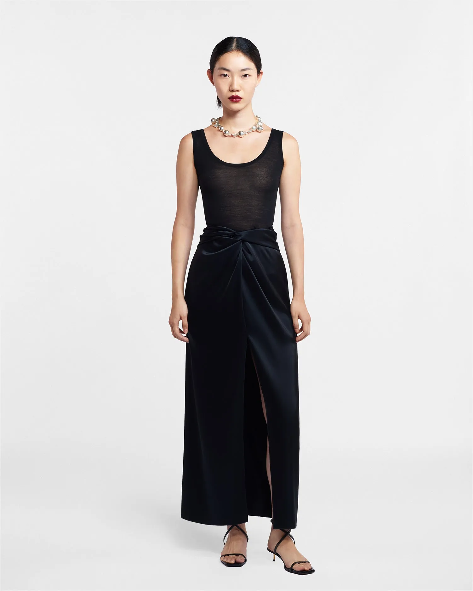 Arti - Superfine Merino Scoop Neck Top - Black