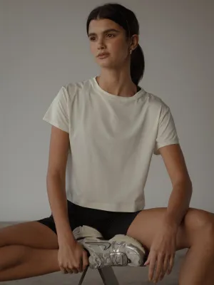 LAID BACK SEAMLESS TEE - CREAMY