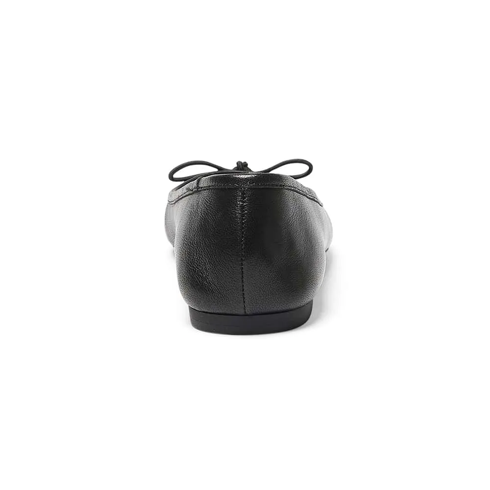 Maya Flat in Black Leather