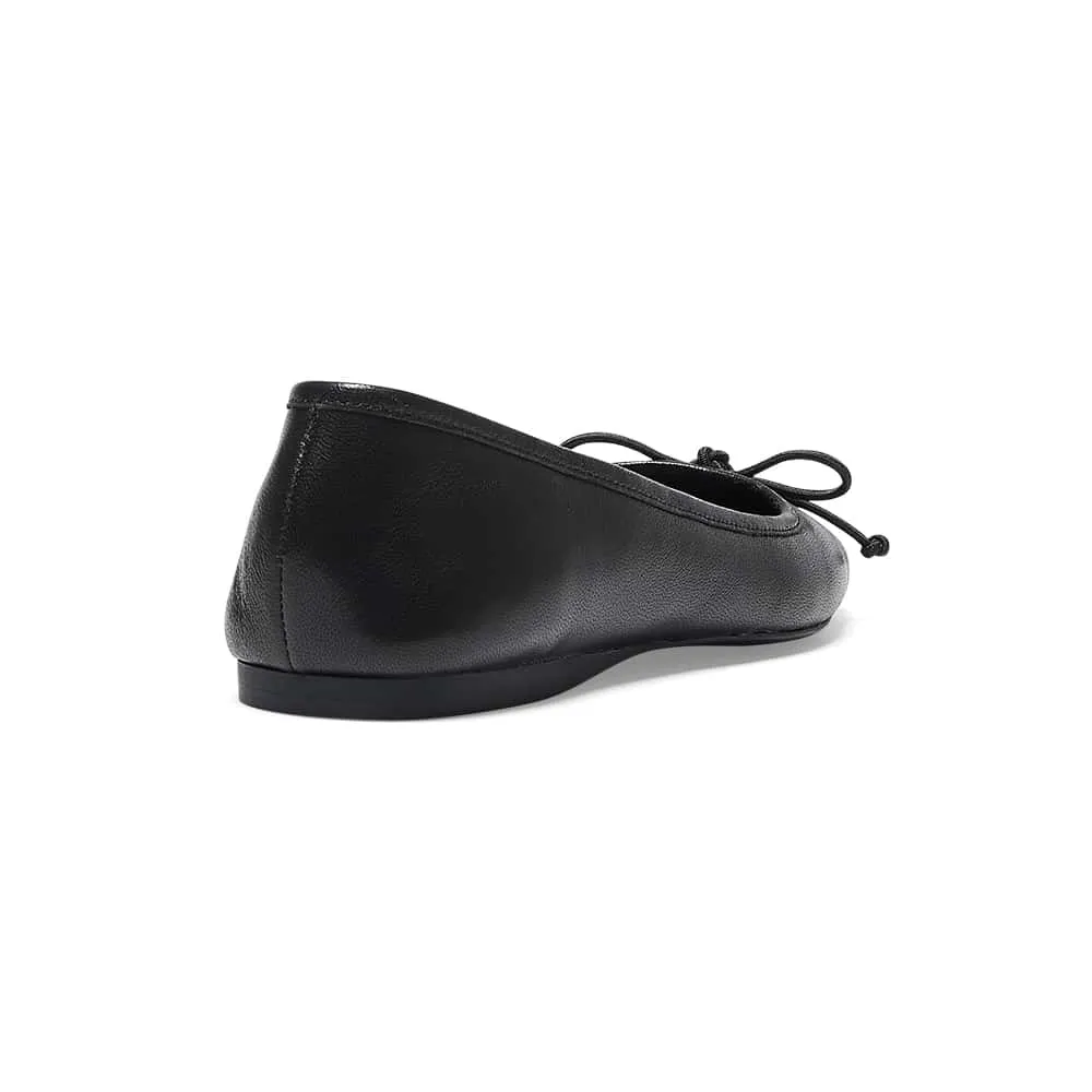 Maya Flat in Black Leather