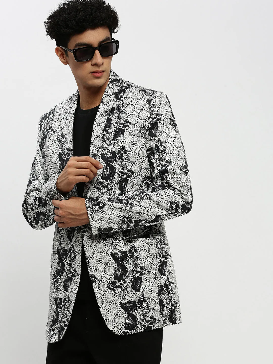 Men White Printed Notched Lapel Single Breasted Slim Fit Blazer