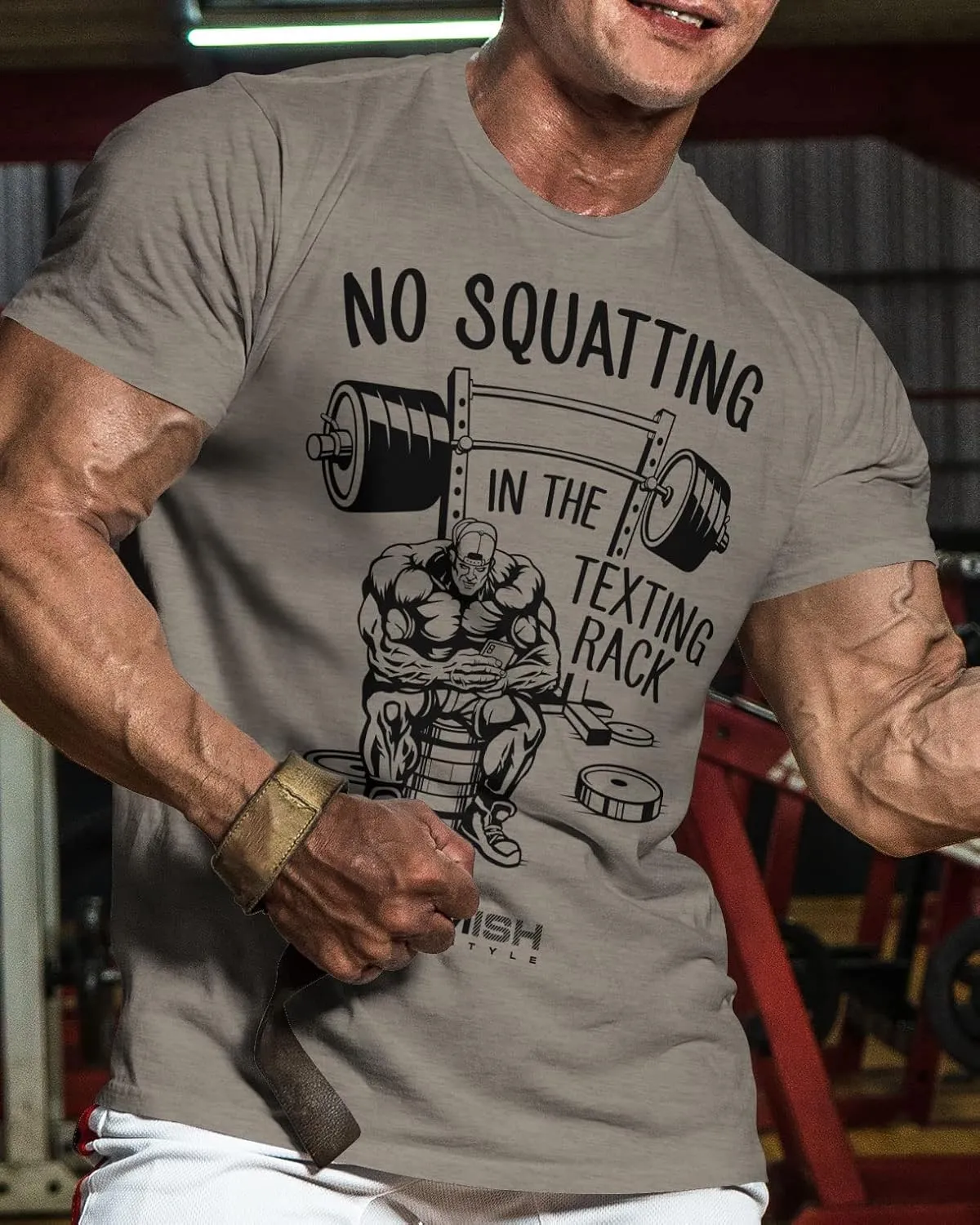 No Squatting in The Texting Rack Workout Motivation for Gym Men Tshirt