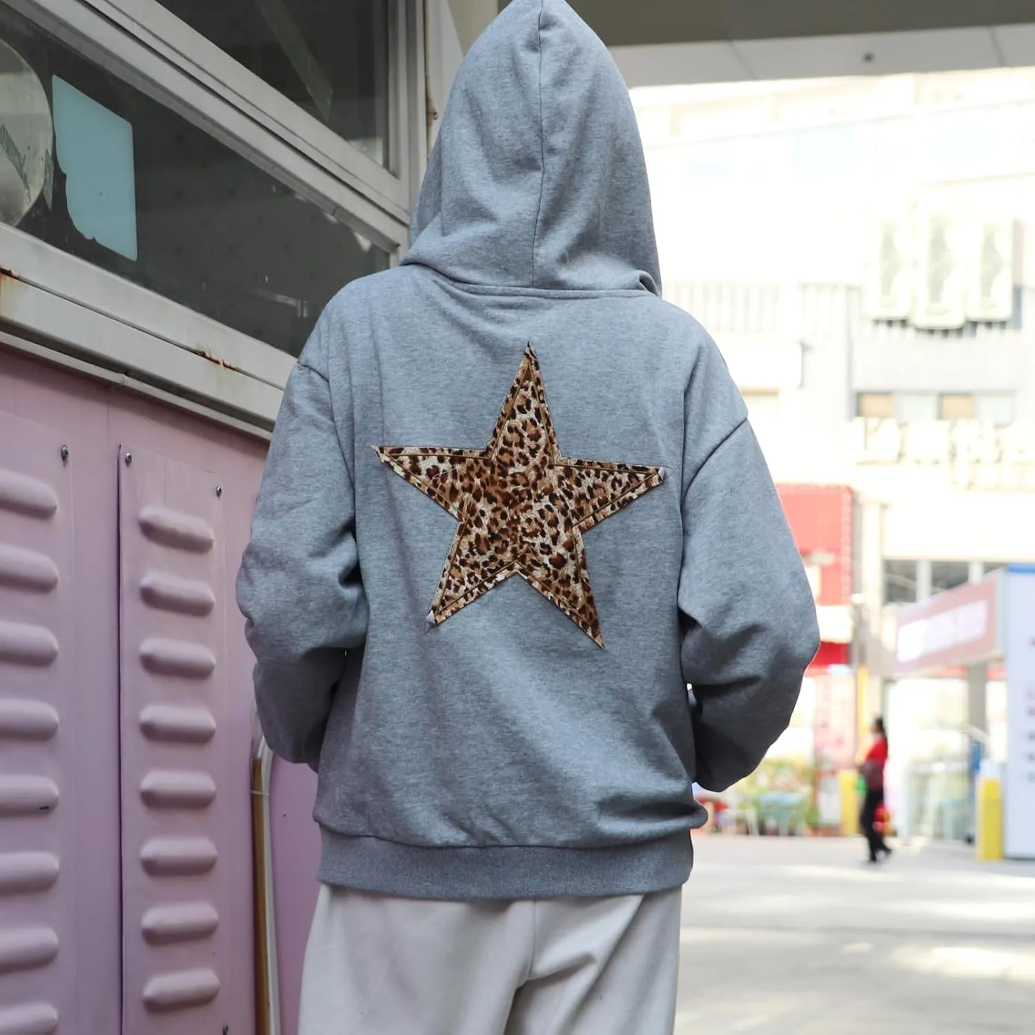 Womens Leopard Star Graphic Hoodie Oversized Y2K Cheetah Print Hooded Casual Long Sleeve Sweatshirt Unisex Pullover