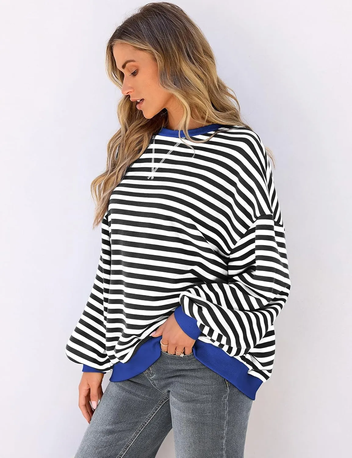 Women's Oversized Striped Crewneck Sweatshirt Color Block Long Sleeve Crew Neck Pullover Tops.